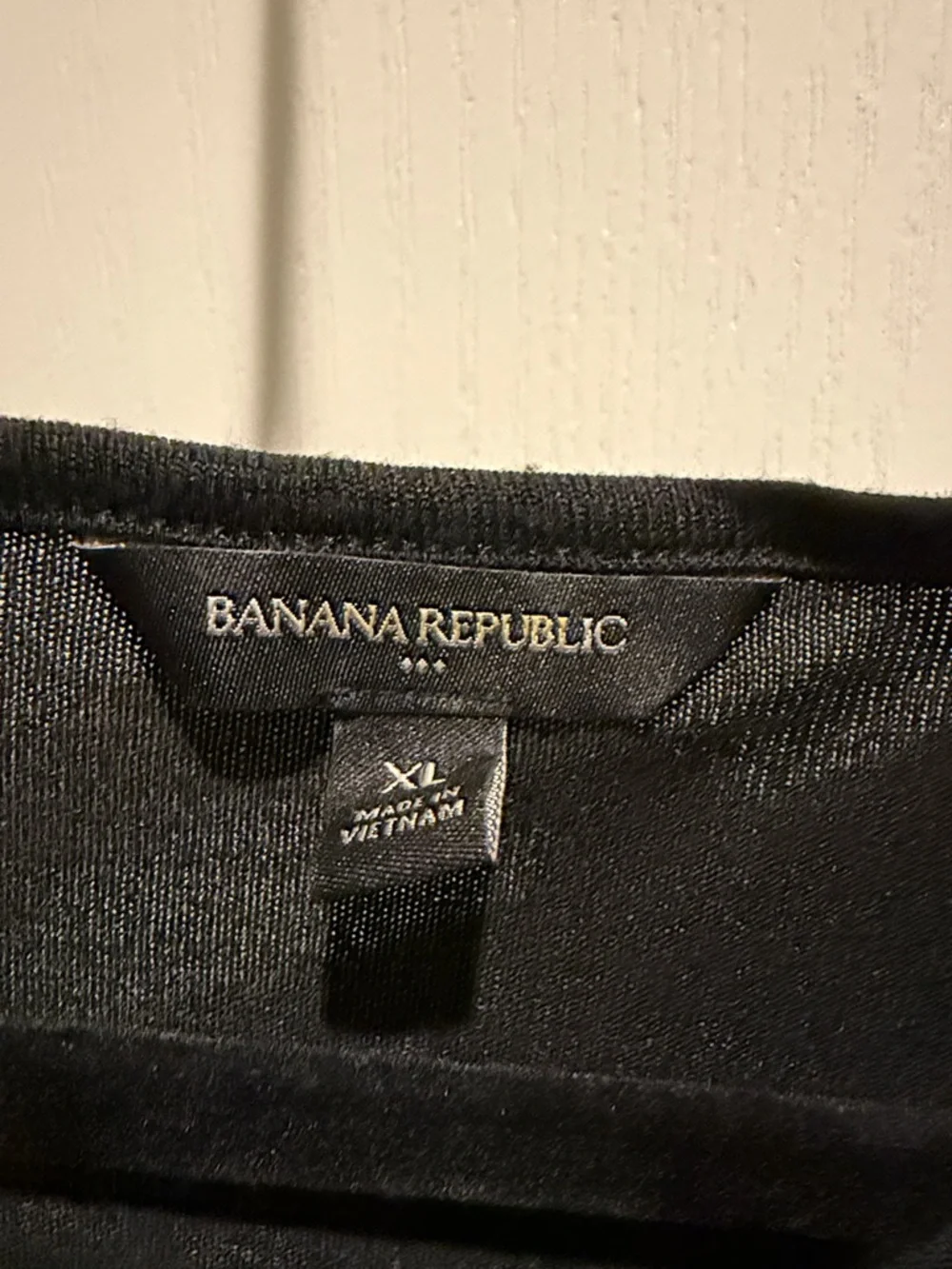 Banana Republic Black Sleeveless Tank - Picture 3 of 3